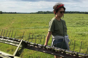 Петербурженка Надежда Артес хочет возродить в Ленобласти ягодное производство. Как она переехала в деревню и зачем проводит там лекции