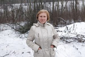 Маргарита Юдина решила подать заявление на ударившего ее силовика — и ее детьми заинтересовались чиновники. Что известно о состоянии женщины и как ситуацию комментируют власти